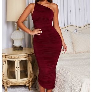 Oh Polly COLD SHOULDER ASYMMETRIC RUCHED DRESS